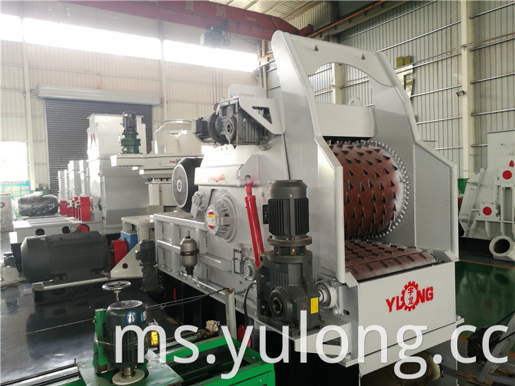 Yulong Machinery for Crushing Wood Logs